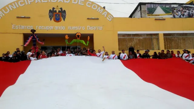 Comas: flamearán la bandera más grande del Perú 