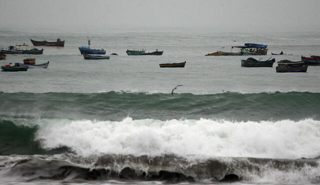 Según el reporte emitido por la DHN de la Marina, los oleajes serán de ligera a fuerte intensidad en todo el litoral peruano desde este viernes 1 al martes 5 de octubre. Foto: Andina