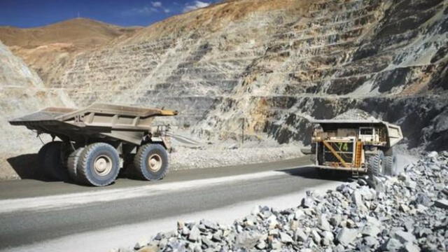 Trabajadores de minera chilena Escondida iniciarán huelga por mejoras salariales 