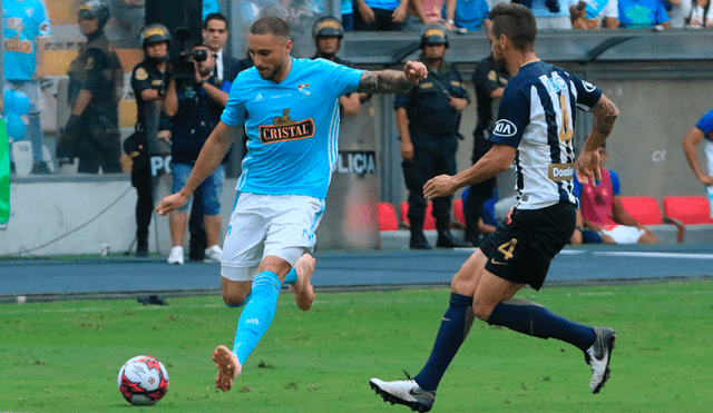 Pedro Gallese mostró preocupación por el regreso de Emanuel Herrera en la semifinal de la Liga 1 Movistar 2019. | Foto: GLR