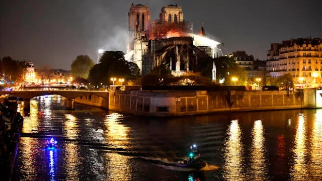 ‘Peluchín’ presume su visita a la Catedral de Notre Dame tras voraz incendio