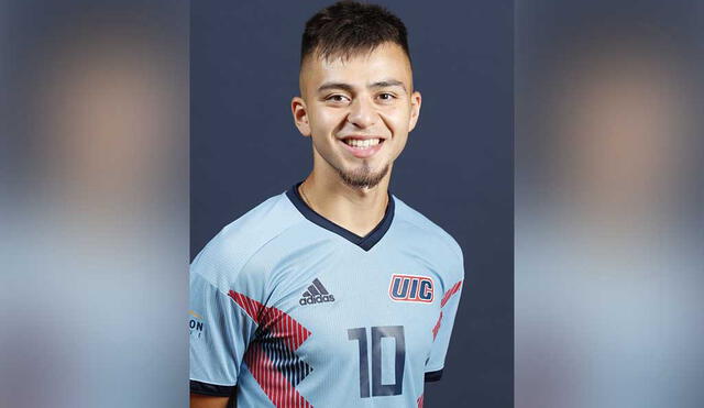 Pérez juega en la Universidad de Illinois.