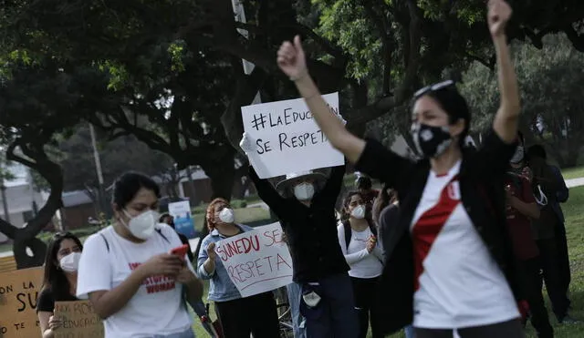Jóvenes protestaron frente a sede de la Sunedu. Foto: John Reyes/La República