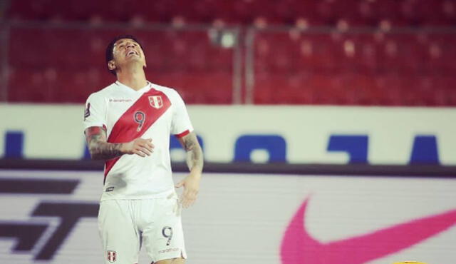 Gianluca Lapadula debutó de manera oficial con la selección peruana ante Chile. Foto: Instagram @