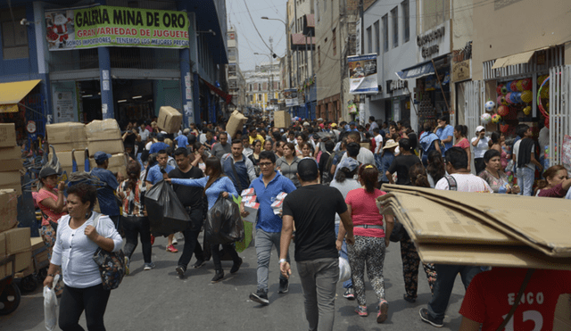 Movilizan a más de 200 orientadores para prevenir siniestros en Mercado Central, Mesa Redonda y Las Malvinas. Foto: GLR