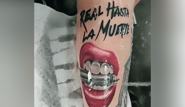 El video viral de Facebook muestra el tatuaje que se hizo una joven alusivo al cantante reggaetonero Anuel AA.