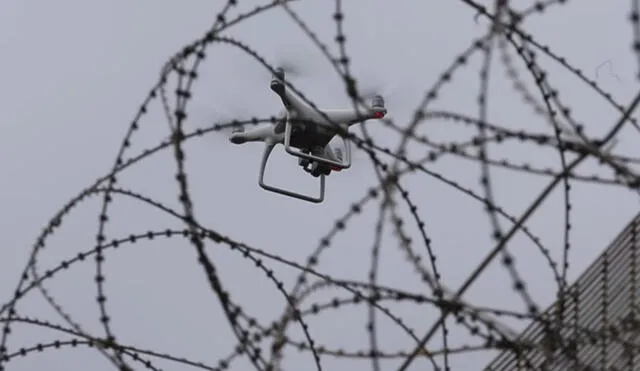 El drone logró burlar la seguridad de la prisión de Euclid, en Ohio, y entregó un celular y drogas a uno de los presos. Foto: Referencial
