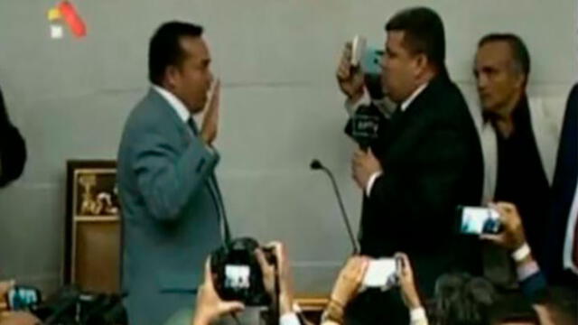 El parlamentario Luis Parra asumió el control del Poder Legislativo con el apoyo del chavismo. Foto: captura