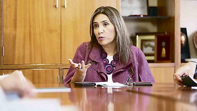 JESSICA RODRIGUEZ - PRESIDENTA DE LA CAMARA DE COMERCIO DE AREQUIPA EN REUNION CON EL VICE-MINISTRO DE TRABAJO 