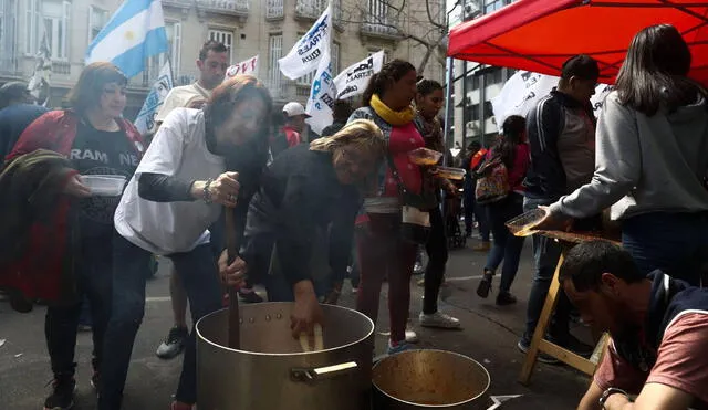 Crisis en Argentina: pobreza subió cinco puntos en un año