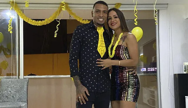 Alexi Gómez junto a su pareja en la celebración por Año Nuevo. Foto: Instagram