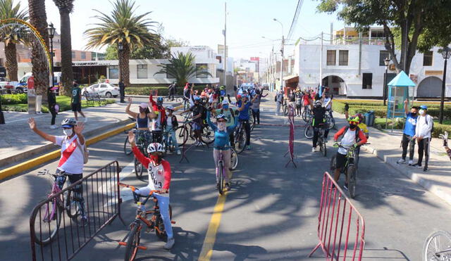 Decenas de ciclistas también demandaron una ciclovía. Foto: Municipalidad de Yanahuara.