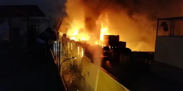 Incendio en Mesa Redonda: Bomberos indican que siniestro puede estar sofocado mañana 