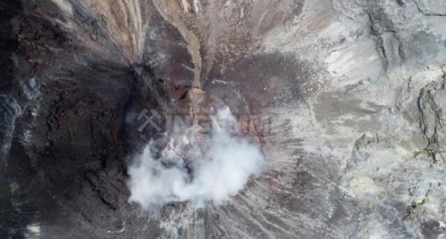 Especialistas reportan crecimiento de cráter en el volcán Ubinas.