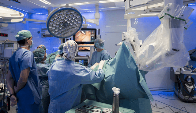 Un trasplante de hígado en el Hospital Clinic de Barcelona en enero 2019. GIANLUCA BATTISTA / El País