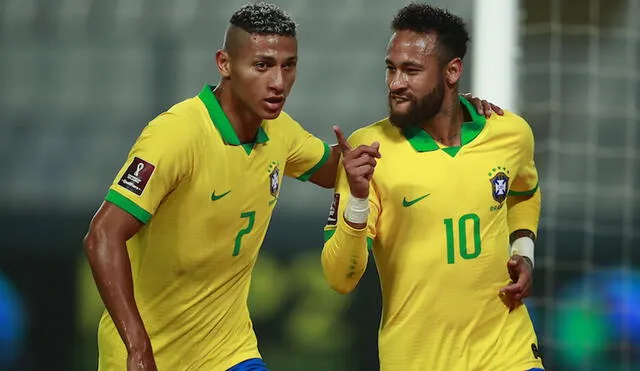 Neymar y Richarlison comparten filas en la selección de Brasil. Foto: AFP