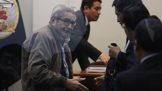 Tribunal define mañana sanción para Abimael Guzmán por amenazar a procuradora