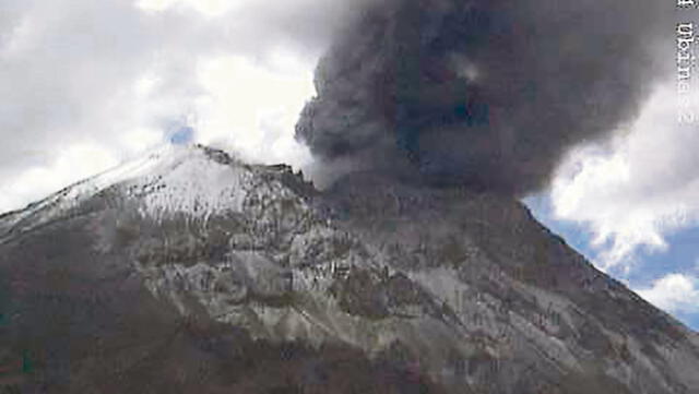 Otra vez. Volcán Ubinas entró en etapa eruptiva.