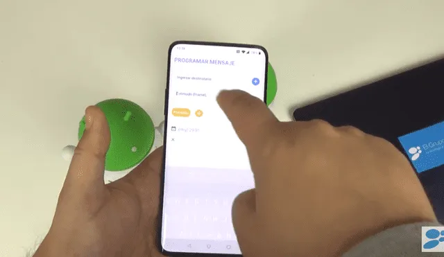 Desliza para ver los detalles de este método para programar mensajes en WhatsApp. Foto: Captura / YouTube.