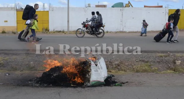 Manifestantes quemaron llantas y protagonizaron plantones. Créditos: Sharon Castellanos