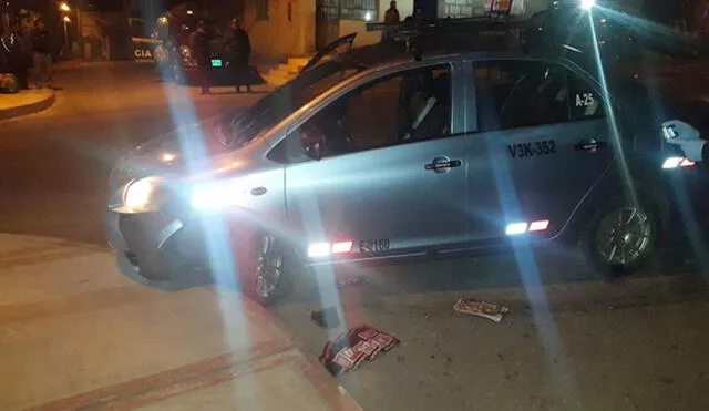 Delincuentes asesinan de 16 puñaladas a taxista 