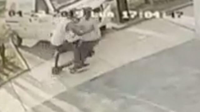 Mujer queda grave tras ser impactada por scooter eléctrico en San Isidro [VIDEO]