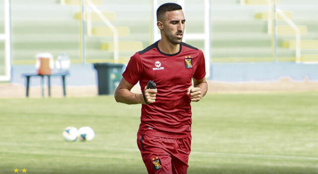 Entrenamiento. El defensa de 35 años tuvo ayer sus primeras prácticas con el equipo en el estadio municipal de Sachaca.