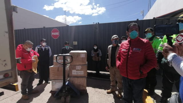 Cargamentos con pruebas rápidas sí llegaron a aeropuerto de Juliaca. Ministro señaló que hubo descoordinación.