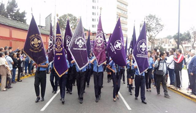  Scouts del Perú realizan desfile para celebrar su aniversario