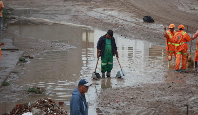 Aniego por desborde de río Surco afectó a vecinos de Chorrillos [FOTOS]