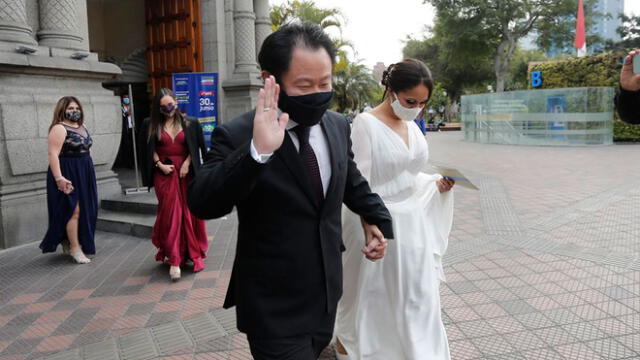 El hijo de Alberto Fujimori contrajo nupcias el último martes con Erika Muñoz Regis en la Municipalidad de Miraflores. Foto: Antonio Melgarejo/La República