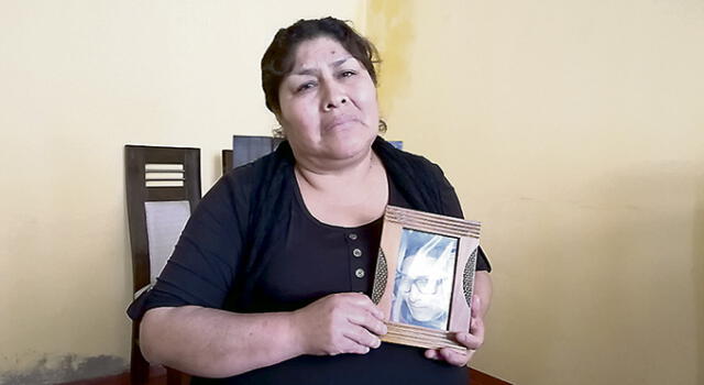 Madre de arequipeño señala que su hijo también murió intoxicado en Ayacucho