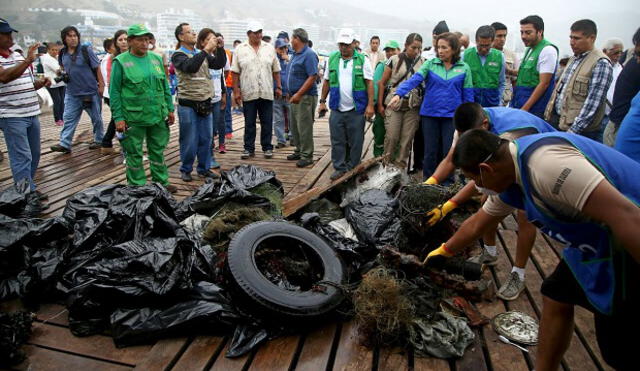 Retiran casi cuatro toneladas de basura del fondo marino de la Bahía de Ancón
