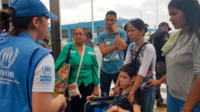 ACNUR pide proteger como 'refugiados' a venezolanos que huyen de la crisis en su país