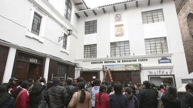 Separan a 36 profesores con antecedentes de violación y terrorismo en Cusco
