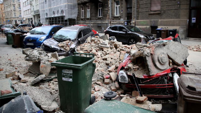 La emblemática catedral de Zagreb quedó destrozada. Foto: AFP.