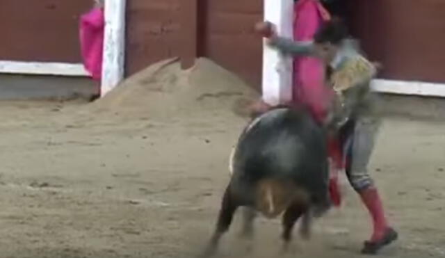  YouTube: impresionante corneada de toro a novillero da la vuelta al mundo 