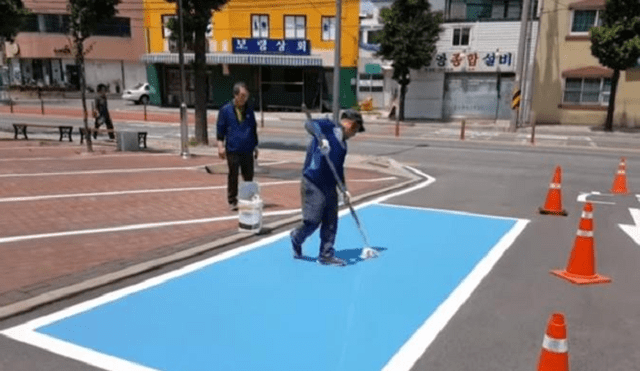 Twitter: la increíble habilidad de este hombre para pintar señales de tránsito te dejará sin palabras [VIDEO]
