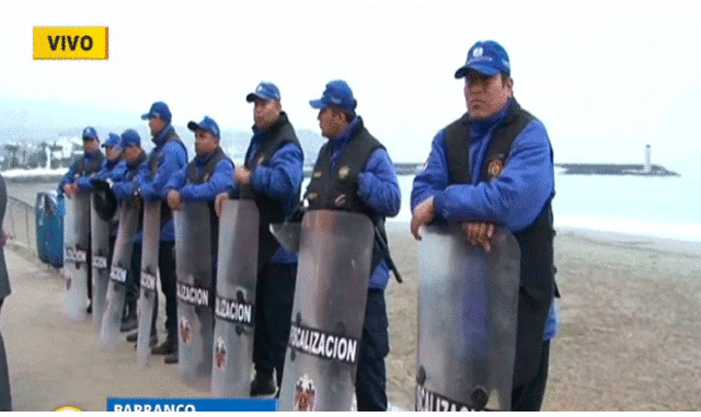 Barranco: Fiscalizadores de Lima resguardan playa Los Yuyos tras paralización de obra 