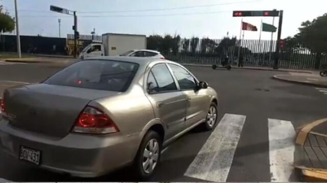 San Isidro: conductor atenta contra la vida de peatones al pasarse la luz roja [VIDEO]