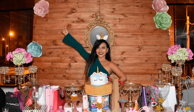 Thamara Gómez celebra sus 19 años con curiosa decoración en su torta [FOTOS]