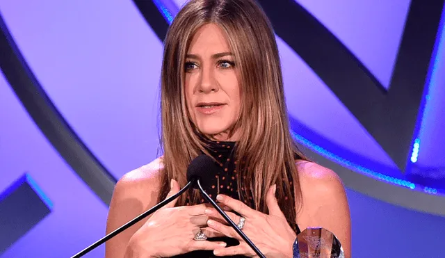 Jennifer Aniston lanza fuerte insulto y gesto obsceno contra el coronavirus en Instagram