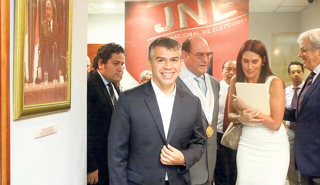 Rivalidad. Julio Guzmán y Carolina Lizárraga compiten. Foto: difusión