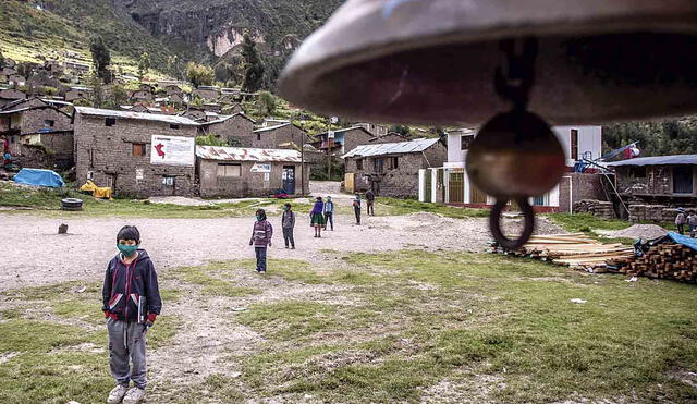 una solución  El inicio de clases semipresenciales en zonas rurales ayudó a que los alumnos de poblados alejados volvieran a estudiar. La falta de conectividad les impedía estudiar en 2020.