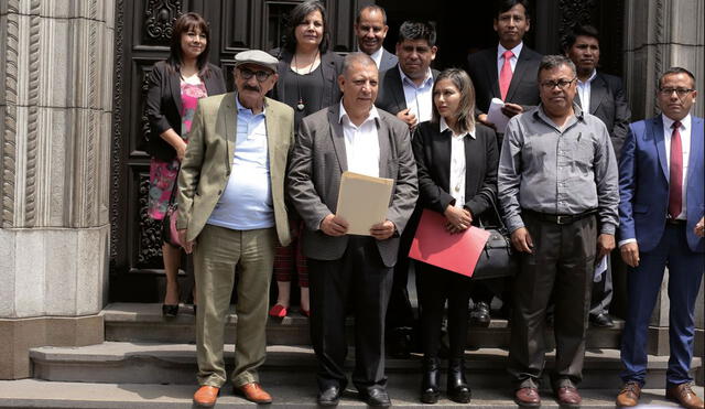 La mayoría de la bancada de Frente Amplio votó a favor de destituir a Vizcarra. Foto: La República