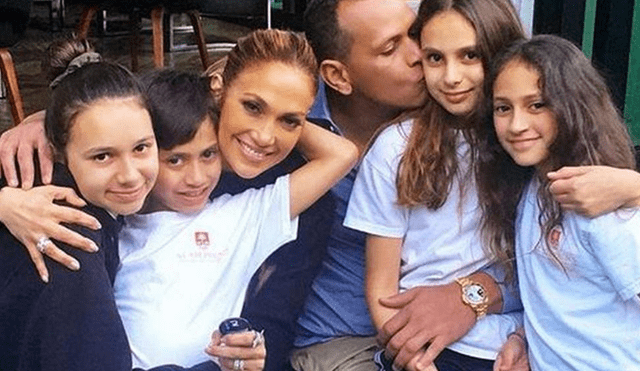 Jennifer Lopez deja de lado el glamour y se muestra en su rol de madre en Instagram [FOTOS]