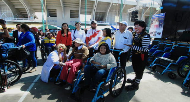 ntregarán 100 sillas de ruedas para personas con discapacidad en Arequipa. Foto: GRA