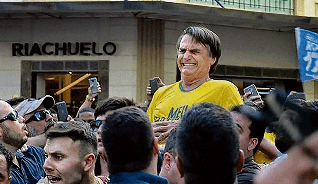 Ultraderechista Bolsonaro recibe una puñalada en pleno acto electoral