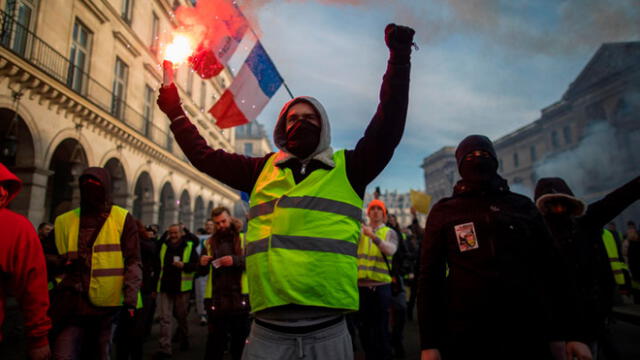 Francia: reducirían impuestos tras protestas de chalecos amarillos [FOTOS]