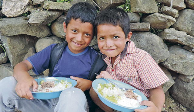 Escolares de Salas reciben alimentos de Qali Warma